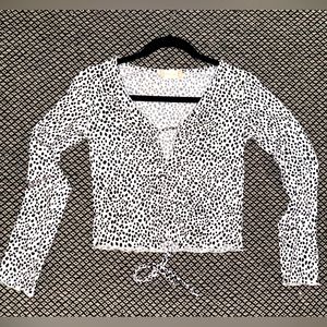Altar’d State - XS Synched Front Crop Top - B&W Leopard Print - Lettuce Edge Hem